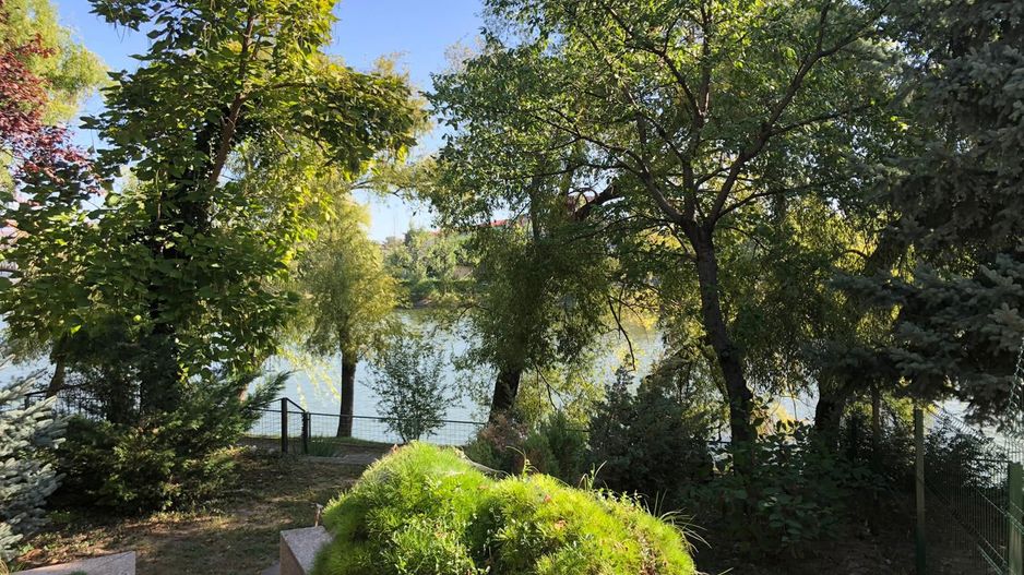 Vila 6 camere cu iesire la lacul Baneasa teren 317 mp - Poză 3