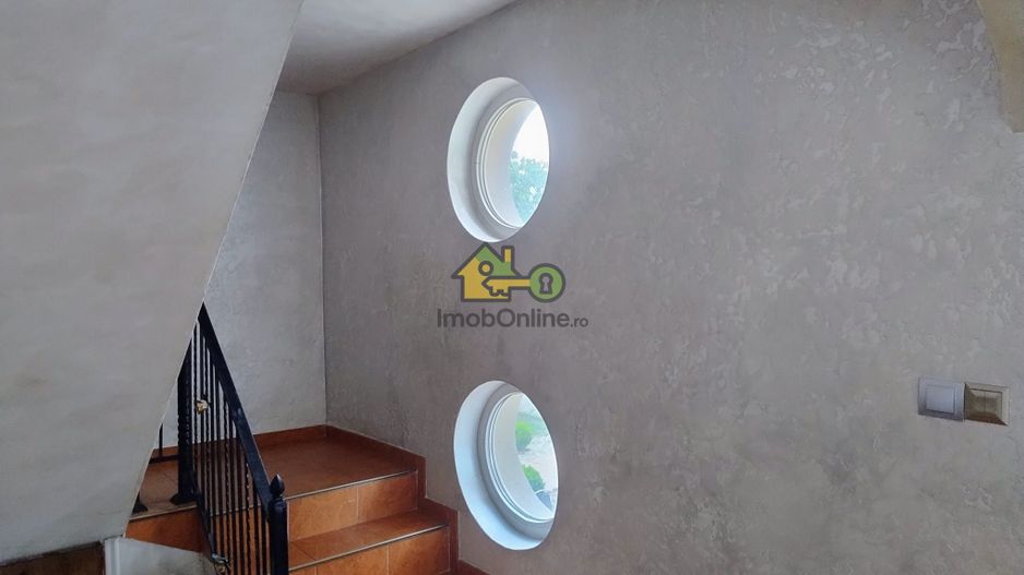 Vilă elegantă cu design luxos și grădină superb amenajată în Șag - Poză 14