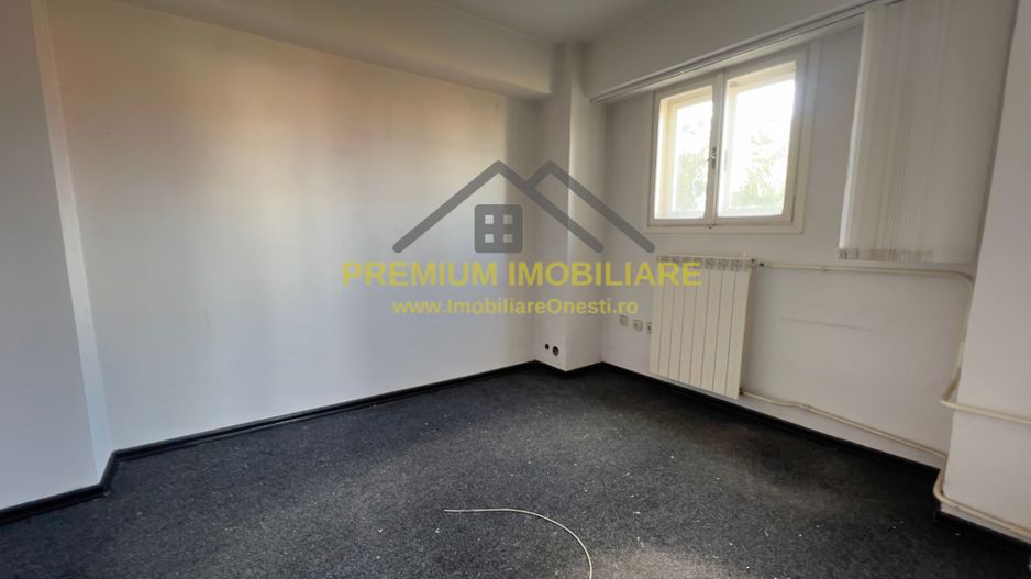 CLADIRE DE BIROURI - Poză 6