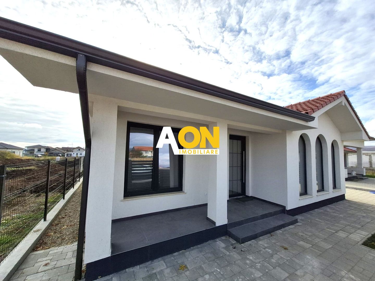 Casa 3 Camere, Teren 353 mp, Toate Utilitatile, Zona Micesti - Poză 1