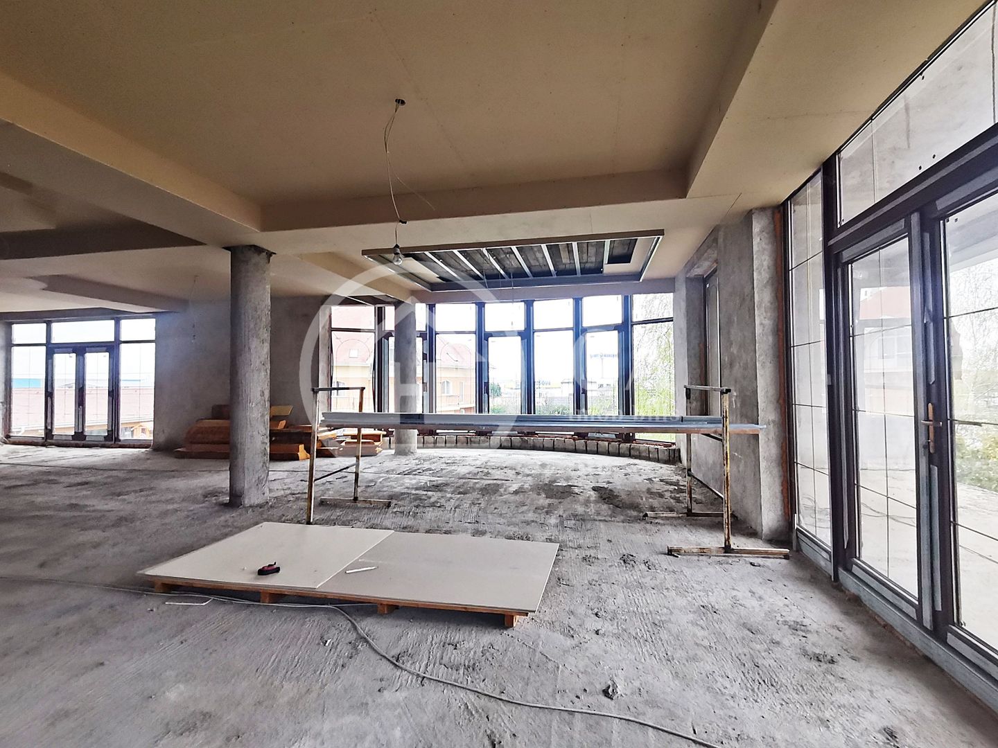 Proprietate speciala de inchiriat D+P+E+M in Calea Aradului, Oradea - Poză 2