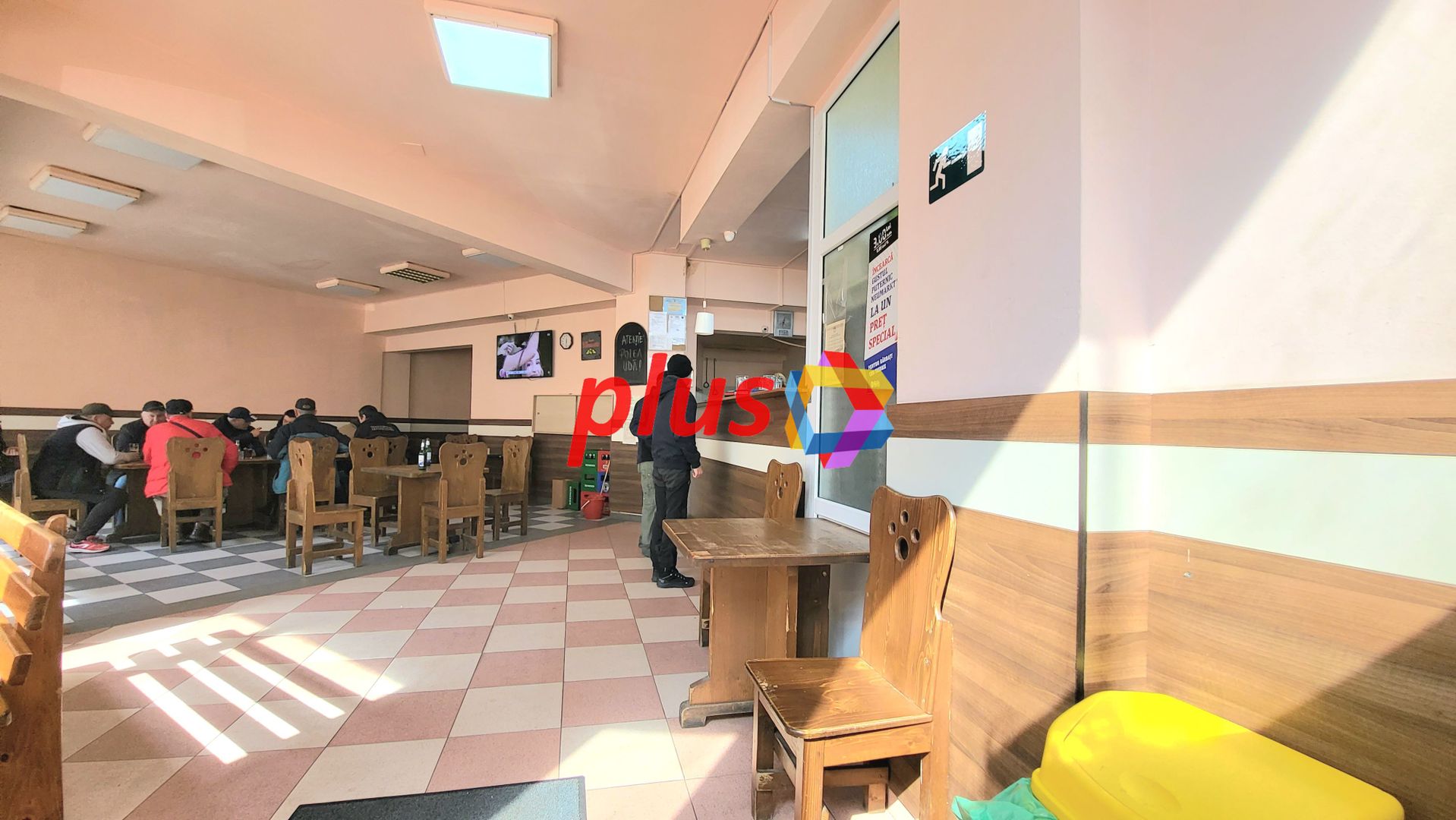 Spatiu comercial - 172 mp cu vad comercial intens - Poză 1