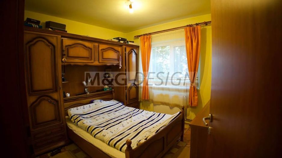 Etaj  2- 3 cam decomandat Bucovinei-Torontalului centrala proprie - Poză 8