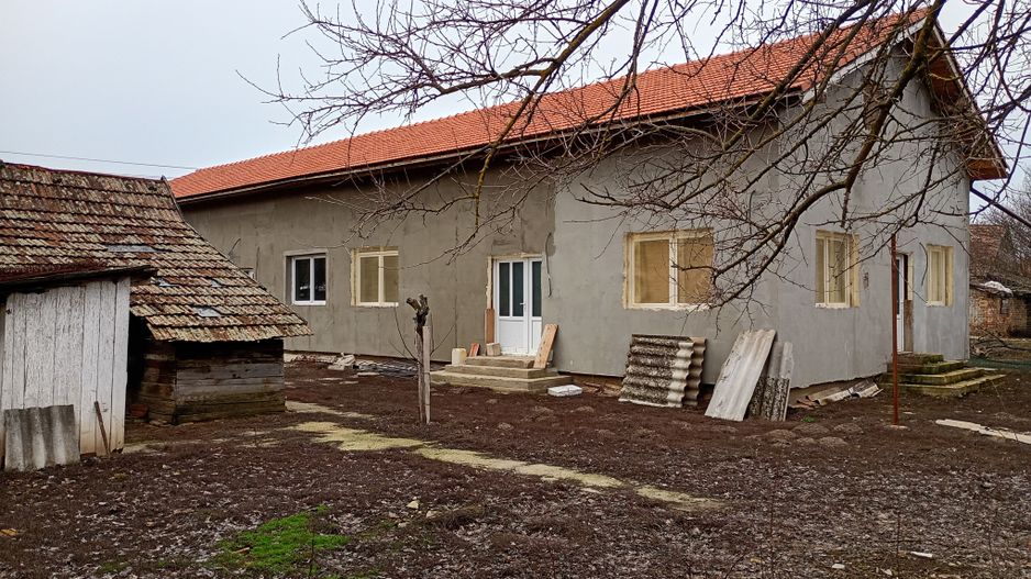 Casa Individuala Suprafete Generoase, Teren Mare, La Rosu - Poză 2