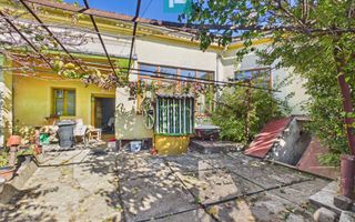 Casă din cărămidă cu teren 639 mp, Lipova - Poză 2