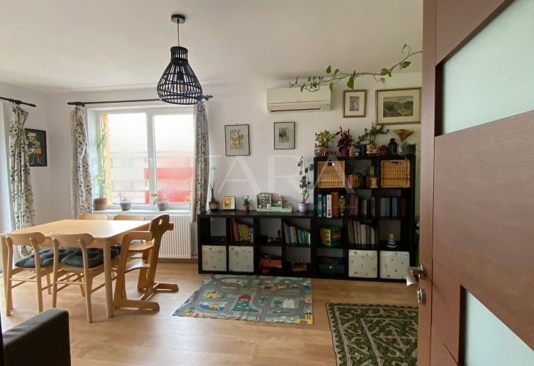 Apartament spațios cu 4 camere, în Baciu. - Poză 1
