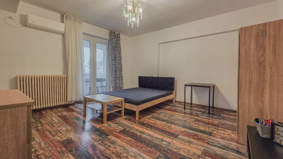 Garsonieră spațioasă de închiriat – Universitate | Str. Academiei - Poză 1