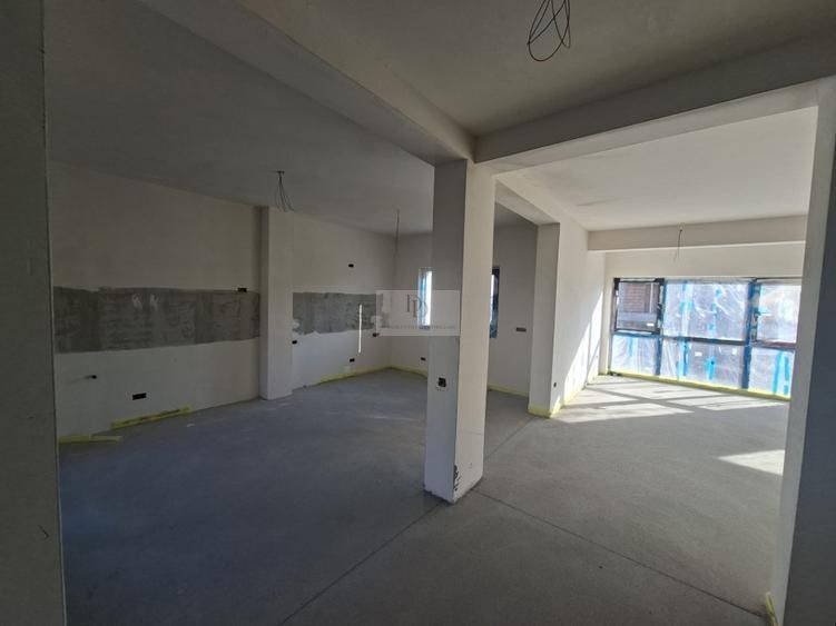 Vânzare Casă Unifamilială Cuplată | Acces privat | Tehnologii premium - Poză 5