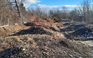 Teren intravilan 2077 m2, platou cu panorama, toate utilitatile, 23EUR - Poză 6