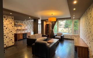 Casă cu 6 camere, 320 mp utili, gradina, garaj, zona Home Garden - Poză 3