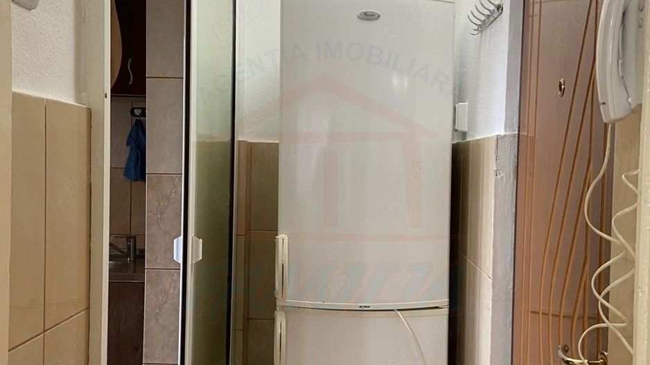 Vanzare apartament cu 2 camere, cartier Micro38, etaj 3 - Poză 5