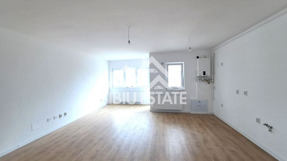 Apartament Sibiu 4 camere, 2 bai NOU lift si parcare - Poză 10