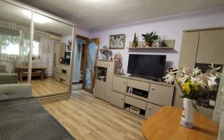 Inchiriez apartament cu 2 camere,persoană fizica - Poză 1