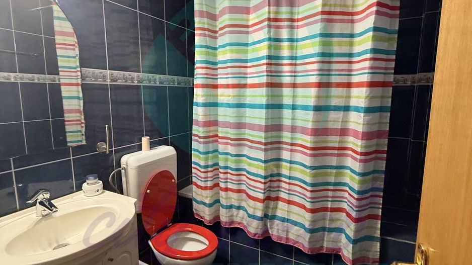 Casa pe parter, singura in curte, in Vatra Luminoasa - Poză 11