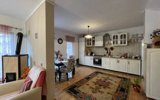 Duplex cochet P+E cu 4 camere aflat in Floresti (strada privata) - Poză 3