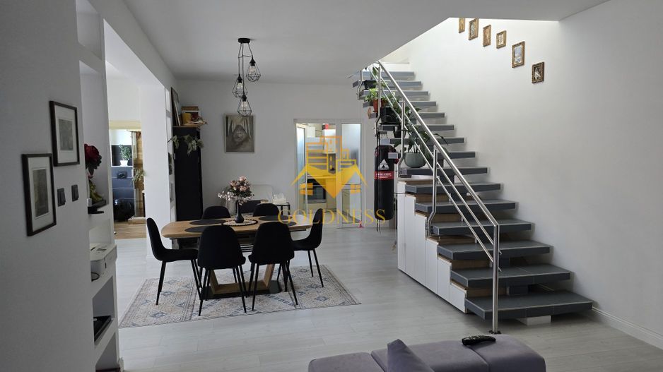 Casa 4 camere, Central, Cipariu, Titulescu, Brâncuși, Parcare - Poză 1