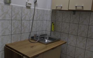 Garsoniera decomandata cu bucatarie si baie - Poză 4