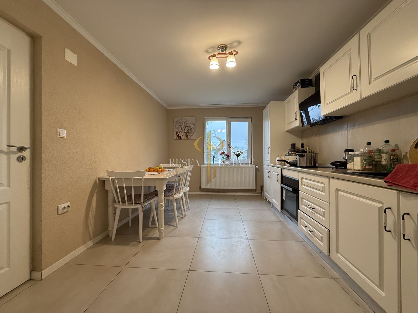 Casă spațioasă în Varias, împărțită în două unități cu acces separat - Poză 4