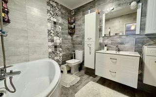 Casa Triplex de vanzare in Selimbar | Zona Exclusivista De Case - Poză 13