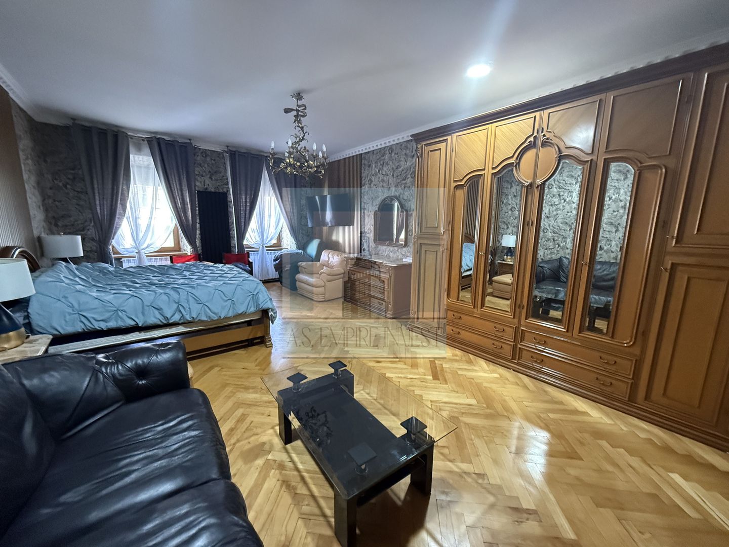 Garsoniera mobilata/utilata, parcare privata-zona Centrul Istoric - Poză 1