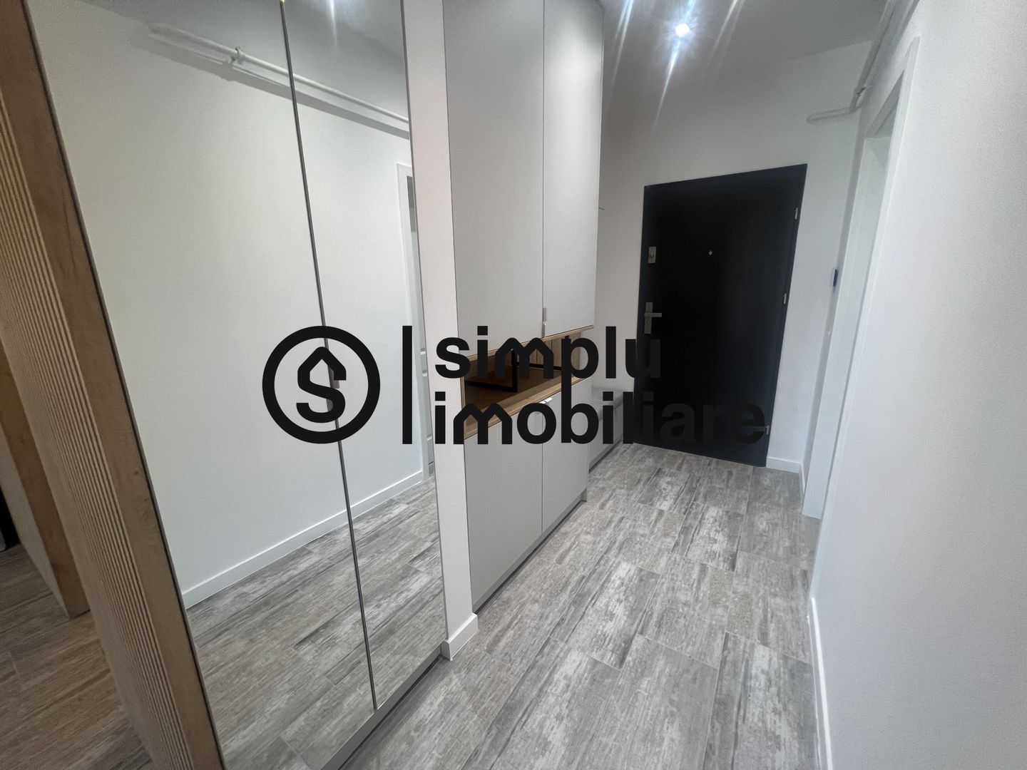 Garsoniera transformata in 2 Camere LUX Zona Stadionului Ion Oblemenco - Poză 3