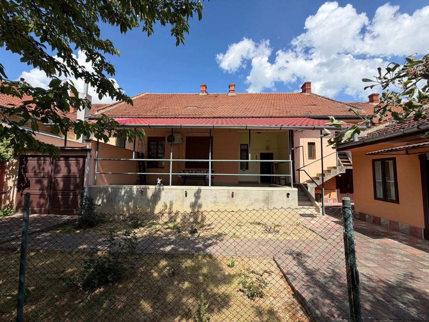 Casă de vânzare în Lugoj – Strada COMUNA DIN PARIS - Poză 1