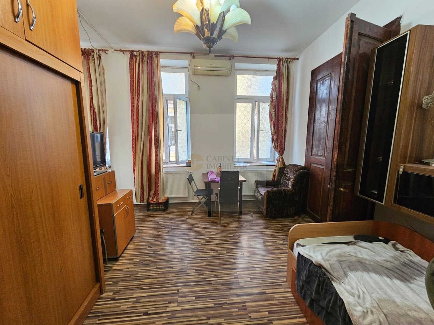 2 camere in vila  | Parter inalt | Unirii - Mantuleasa - Poză 2