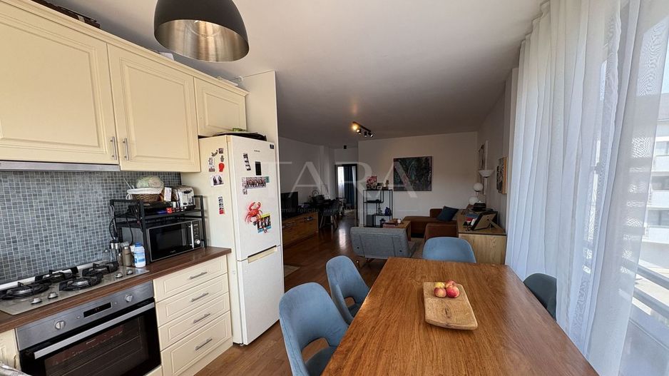 Apartament singur pe etaj, 2 balcoane și parcare, Andrei Mureșanu. - Poză 3