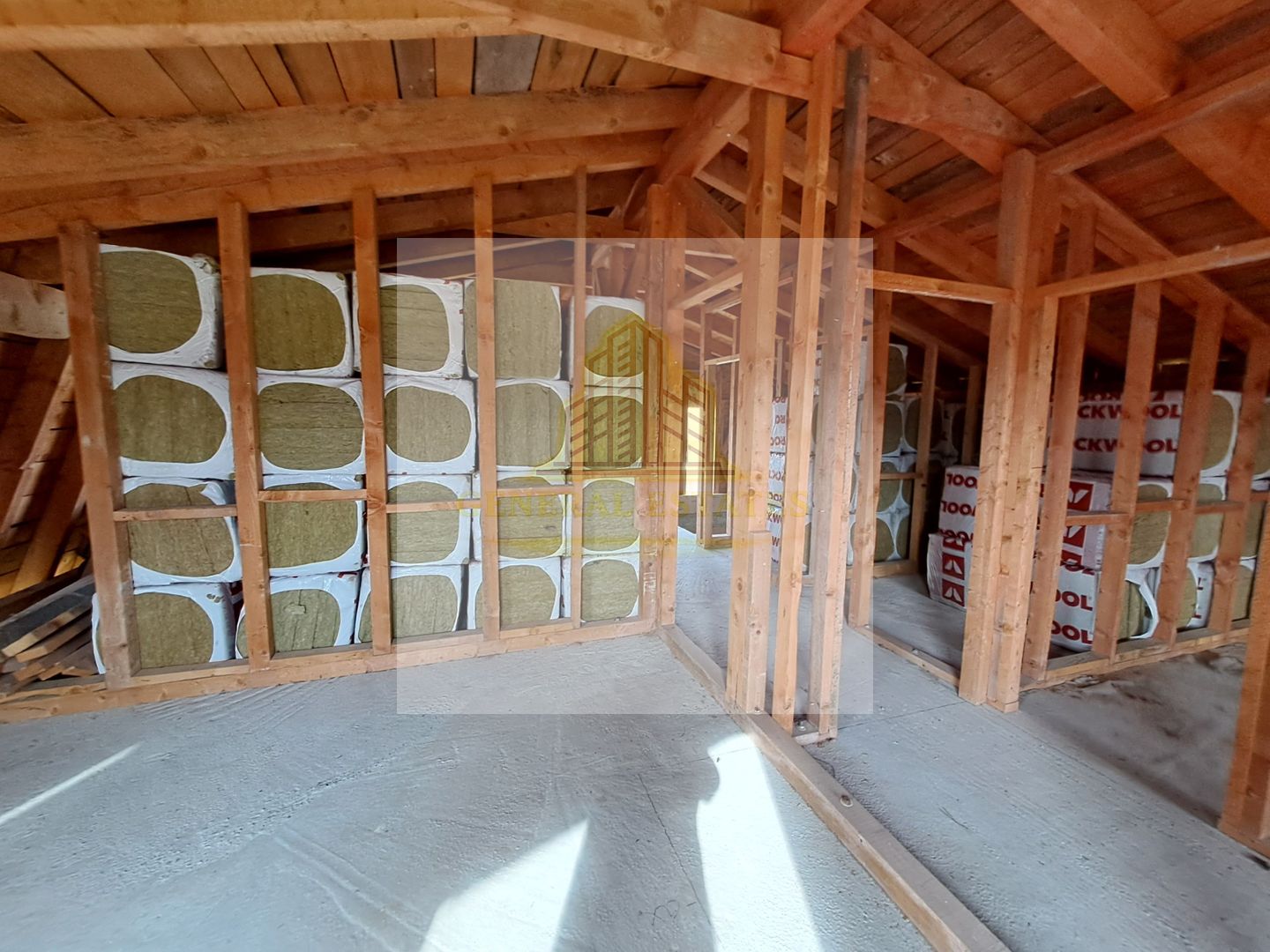 Casa moderna la rosu in Cristian - Poză 10