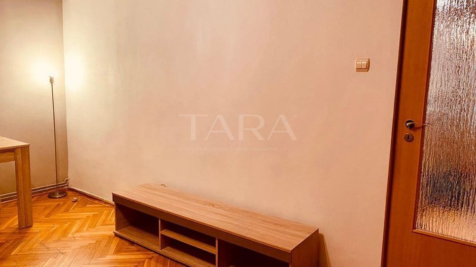 Apartament cu 2 camere, decomandat, balcon închis, zona Zorilor. - Poză 5