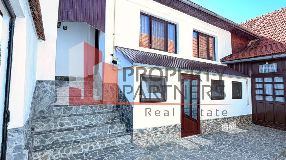 Casă tradițională cu 1800 mp teren  în Sohodol, Bran | Priveliște superba - Poză 8