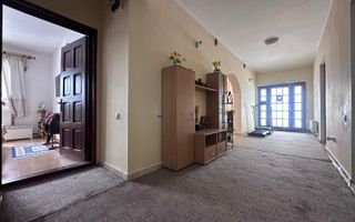 Casă de vânzare în Pucioasa! - Poză 17