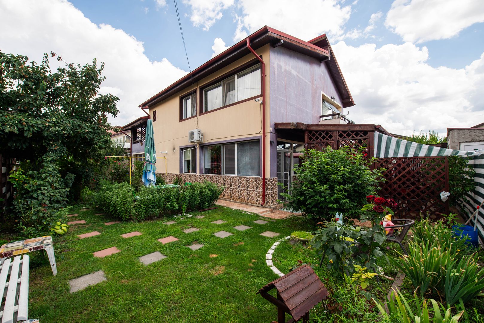 Casa Vila individuala spatioasa cu gradina de vanzare comuna Berceni - Poză 1