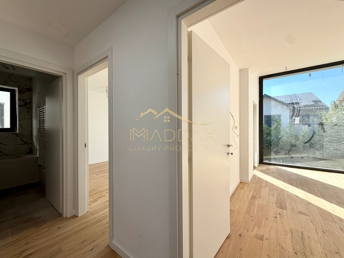 Vila Mediteraneana P+1E // 5 camere / 136 mp utili /garaj / Tunari - Poză 68