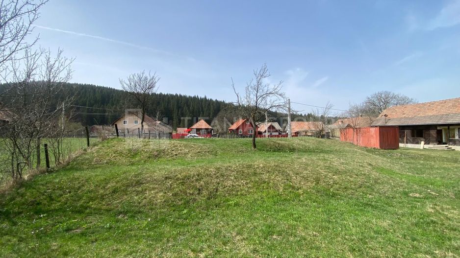 Teren intravilan, 1100 mp - Localitatea Zagon - Poză 5