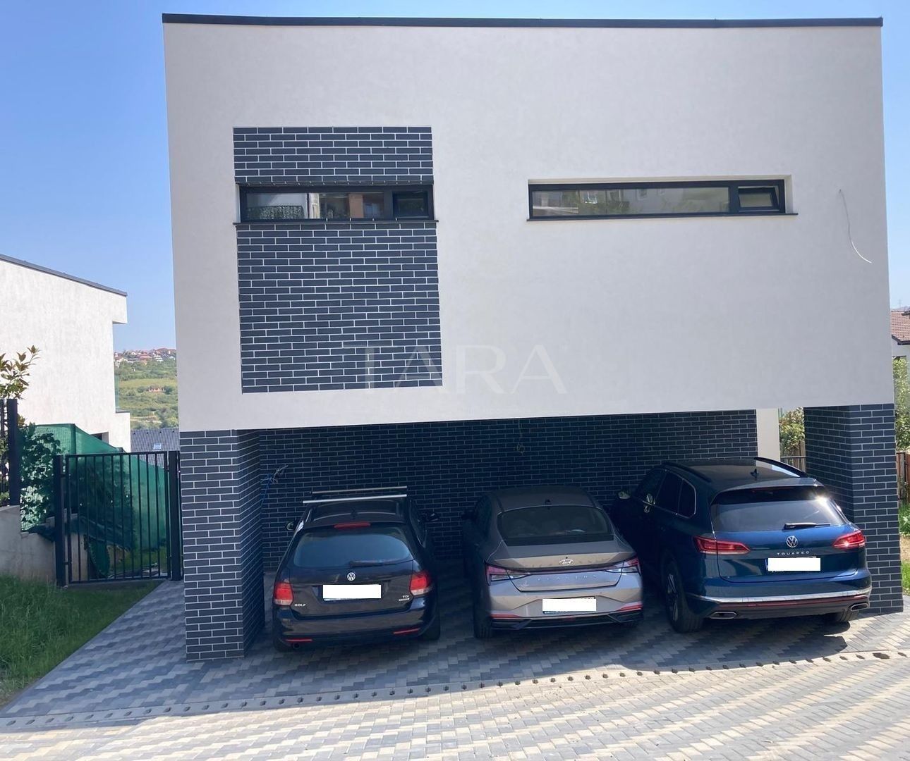 Arhitectura contemporana. Parte de duplex. Cartierul nou Câmpului. - Poză 3