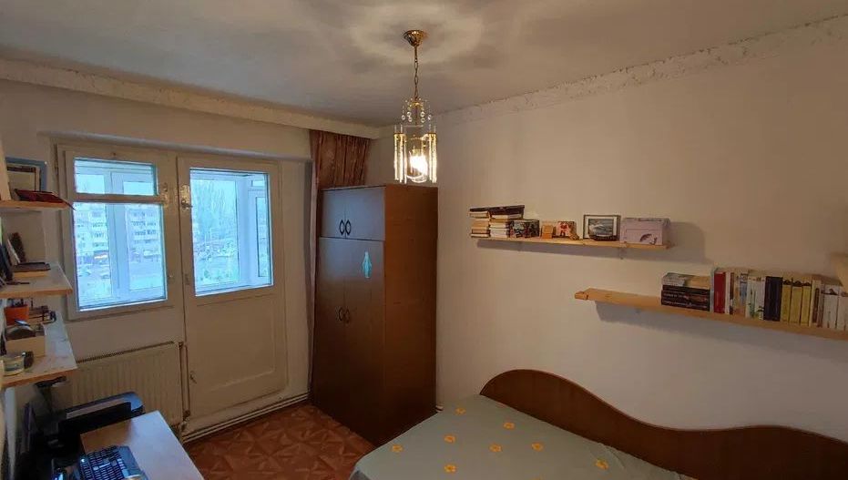 Apartament cu 3 camere, zona General - Poză 4
