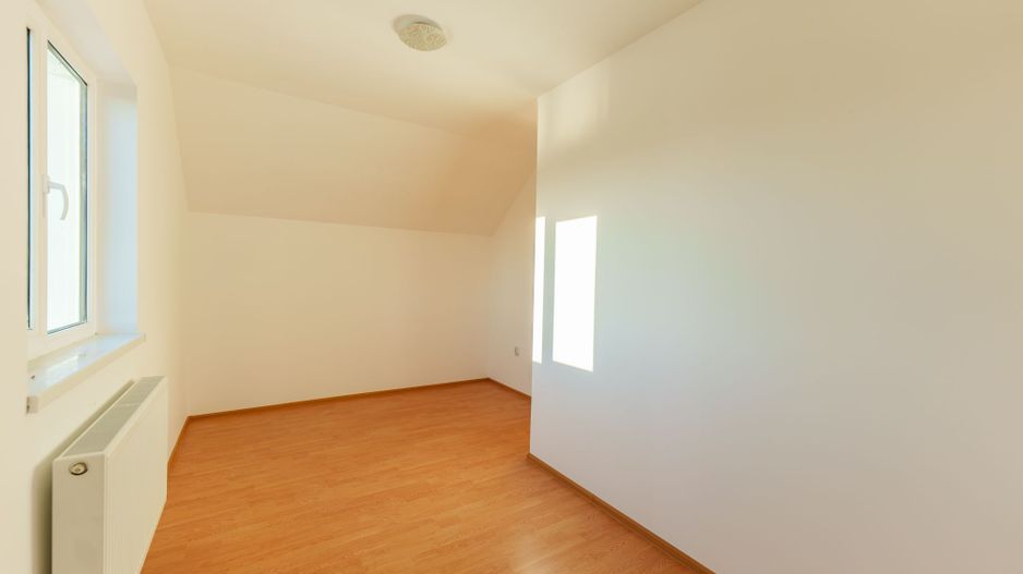 Casă nouă la cheie în Cruceni - Poză 9