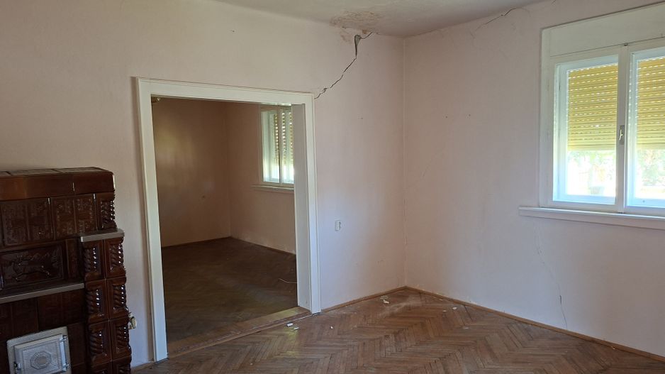 BRASADAS vinde casa 3 cam cu teren 5 ari in 14 Mai. - Poză 10