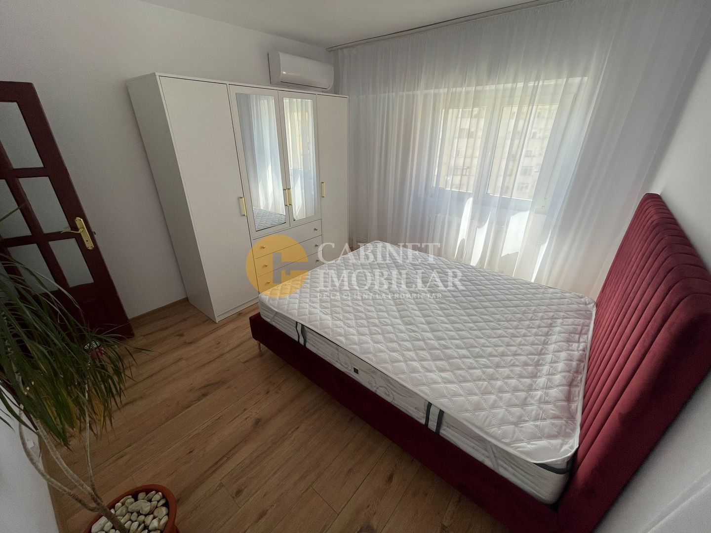 Zimbru 3 camere 81,5 mp - etaj intermediar - mobilat complet - bloc 1990 - Poză 4