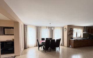 Casa cu 5 camere  I Curte 920 mp  I Tocile - Poză 2