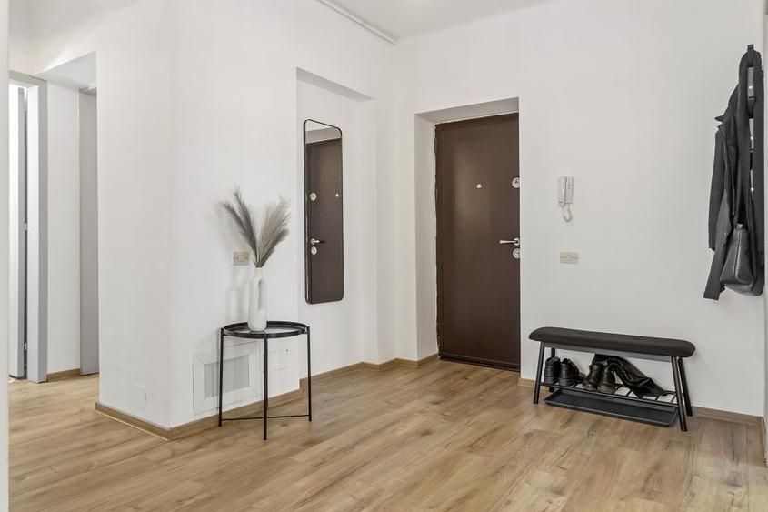 Inchiriere apartament 3 camere in vila | Domenii | Intrare si curte proprie - Poză 3