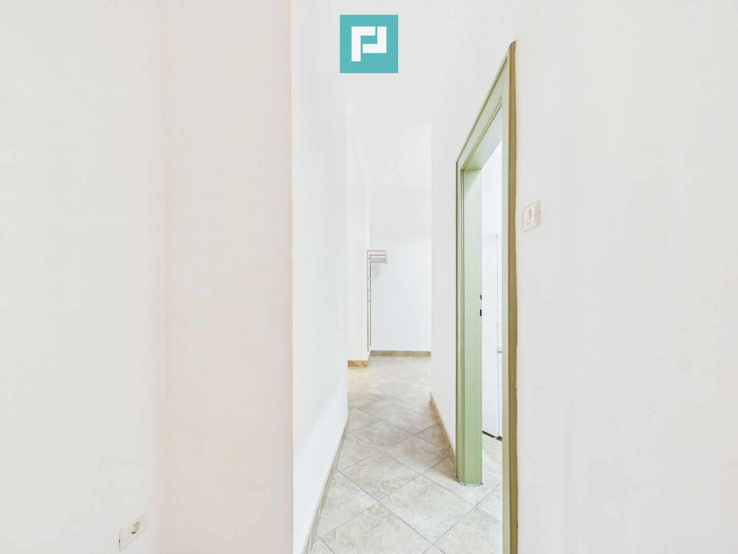 Apartament de închiriat cu 2 camere central, Arad - Poză 2