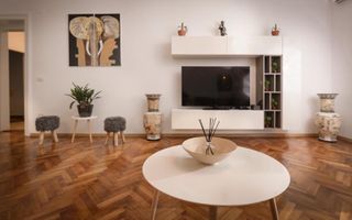 Apartament 3 camere Ultracentral la vila - Poză 2