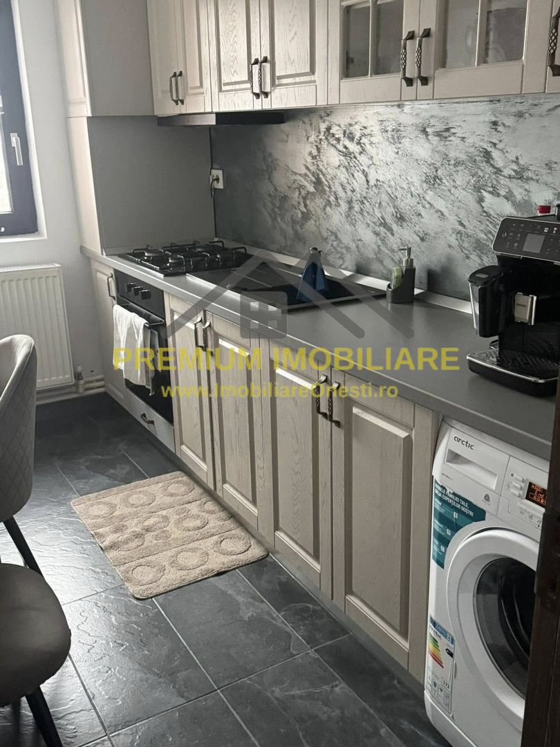 Apartament 2 Camere - Targu Ocna - Renovat - Mobilat - Poză 3