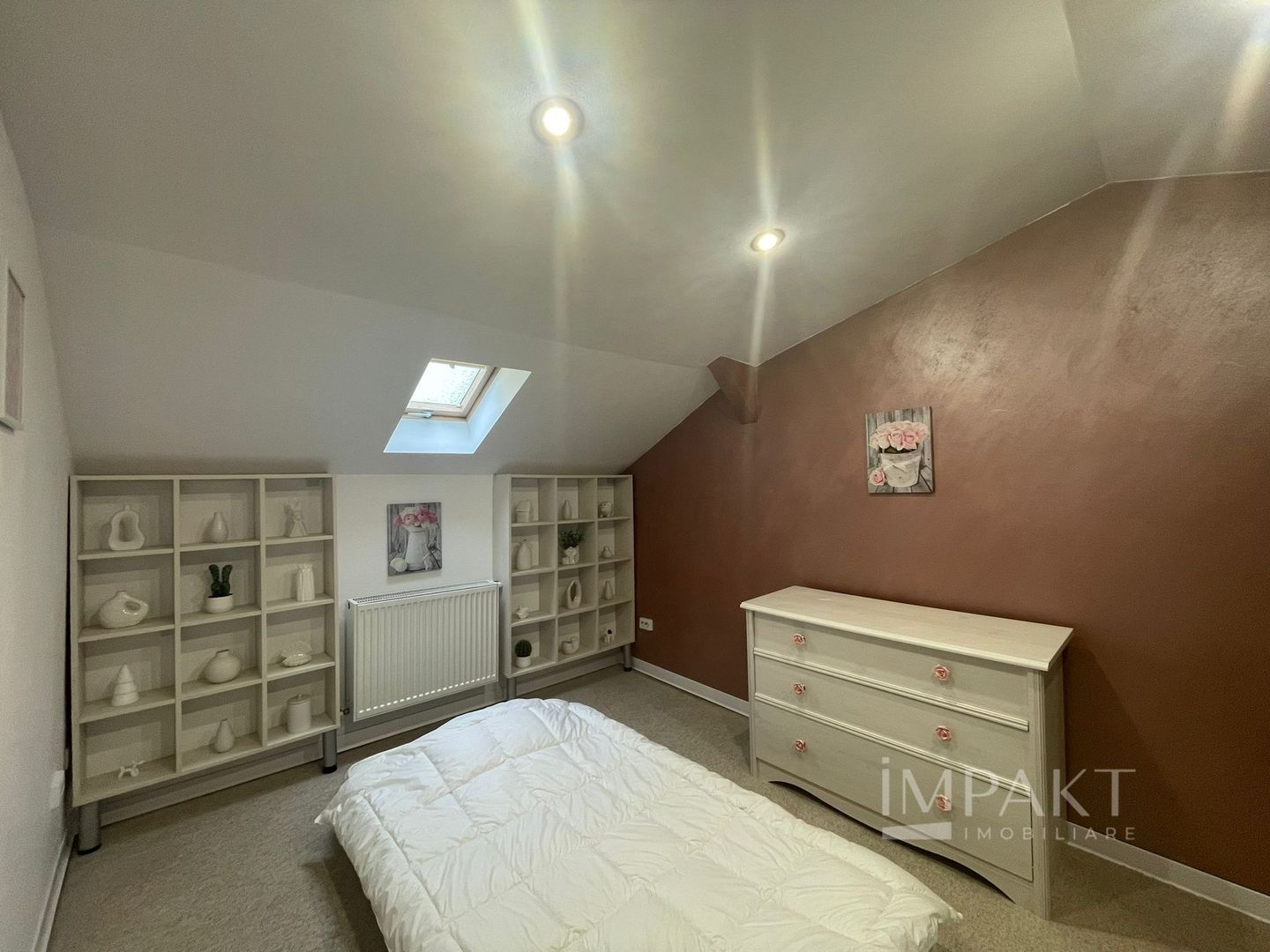 Apartament la casa cu 3 camere de inchiriat - Poză 10