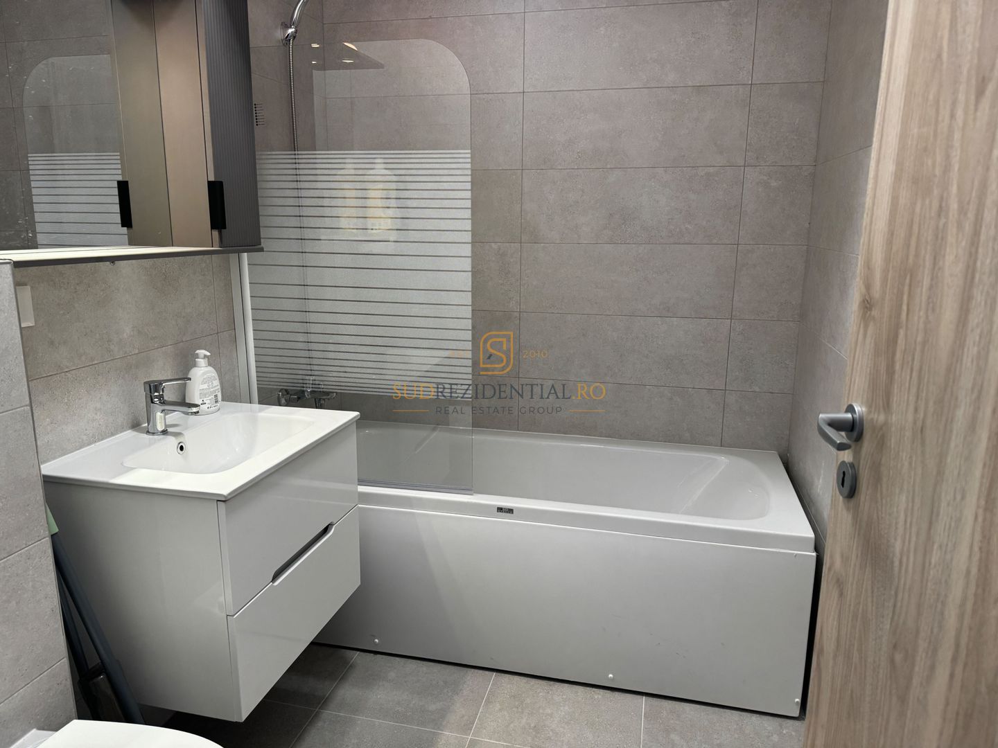 MUTARE RAPIDA! Studio de închiriat 51mp , Metrou Berceni 7-10 min - Poză 9