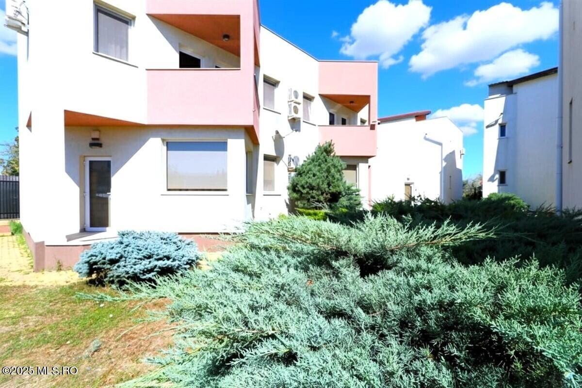 Mamaia Nord - Scoica Land, casa de vacanta la mare, P+1E+Terasa! - Poză 38