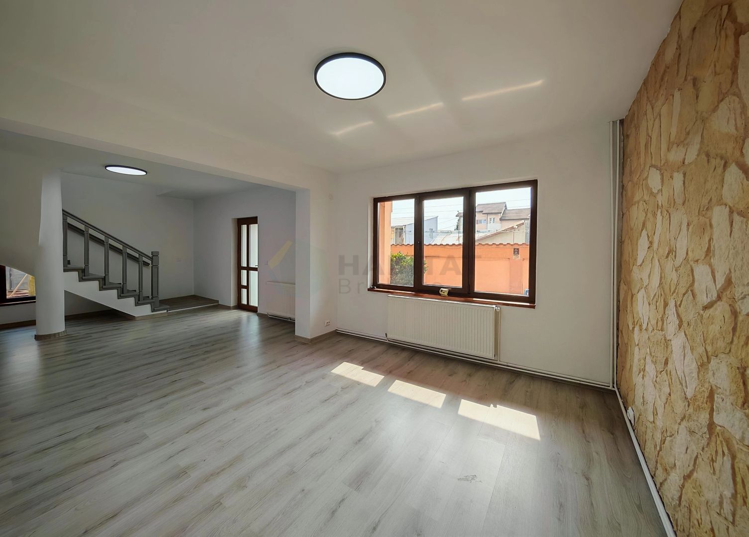 Vilă Individuală cu o curte generoasa zona Aparatorii Patriei - Poză 25