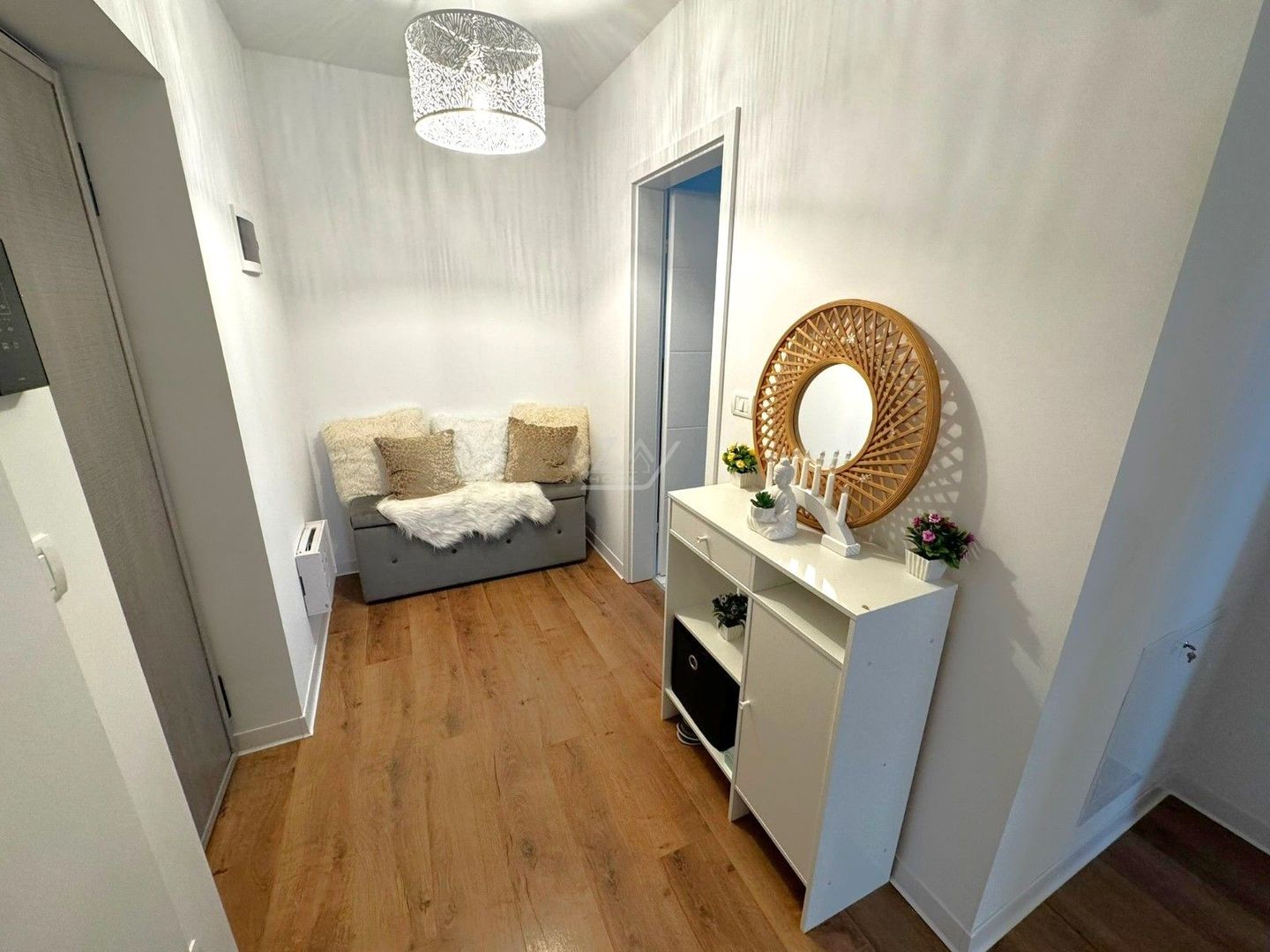 Mobilat si utilat. Decomandat. Clima. Spatiu de depozitare. - Poză 8